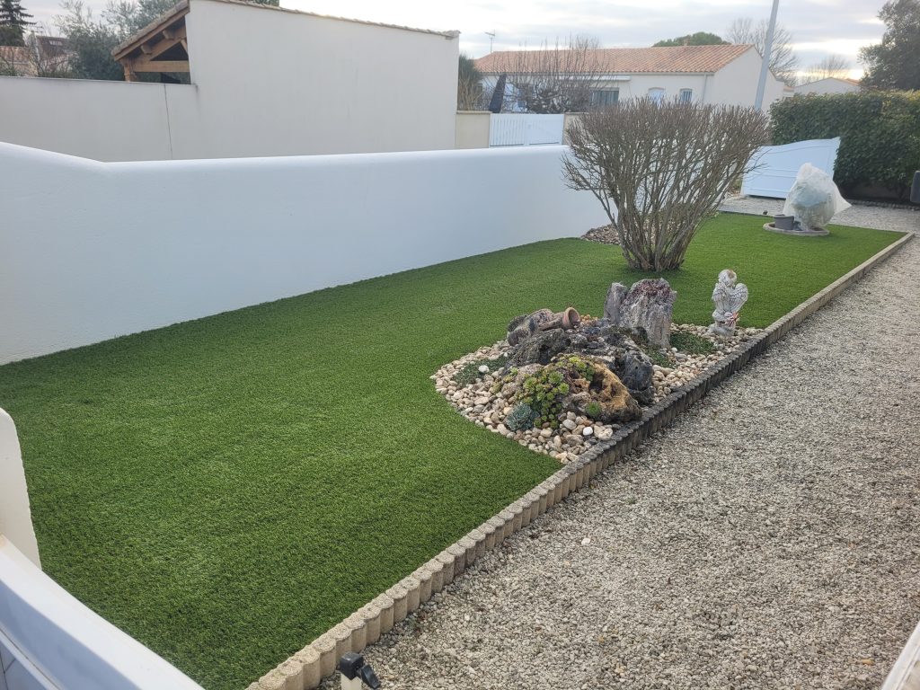 petit jardin compliqué à entretenir en Charente Maritime