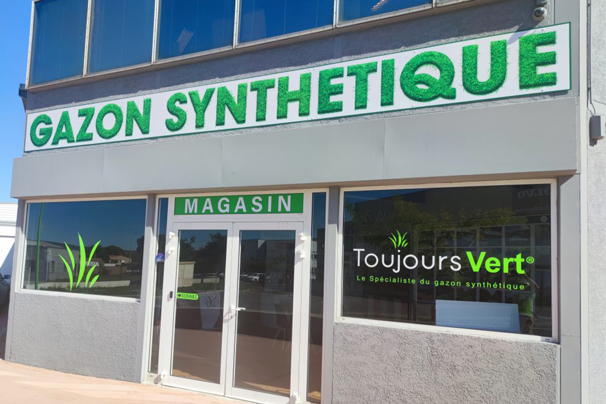 Vitrine du siege-social-Toujours-Vert-a Gigean